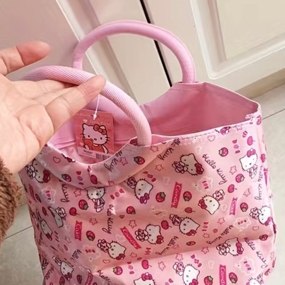 SOLD…..Sanrio Hello Kitty Canvas Tote Bag - Picture 2 of 9